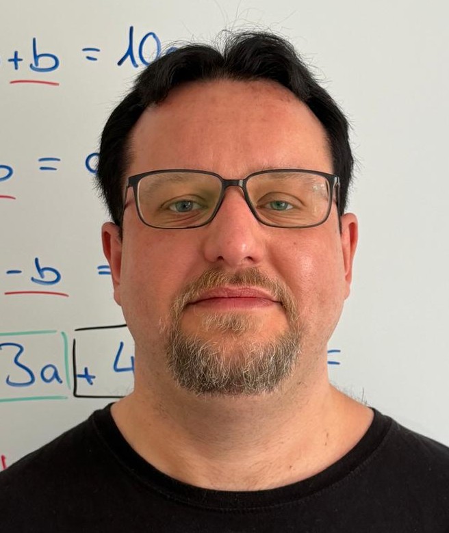 Dominic Zander, Nachhilfelehrer für Mathematik, Naturwissenschaften und Latein in Essen